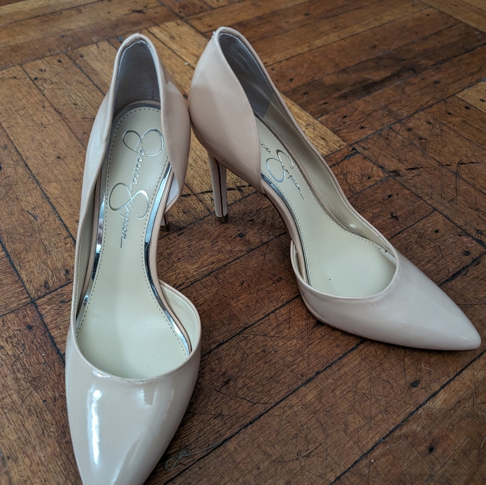 Nude Jessica Simpson heels size 6.5